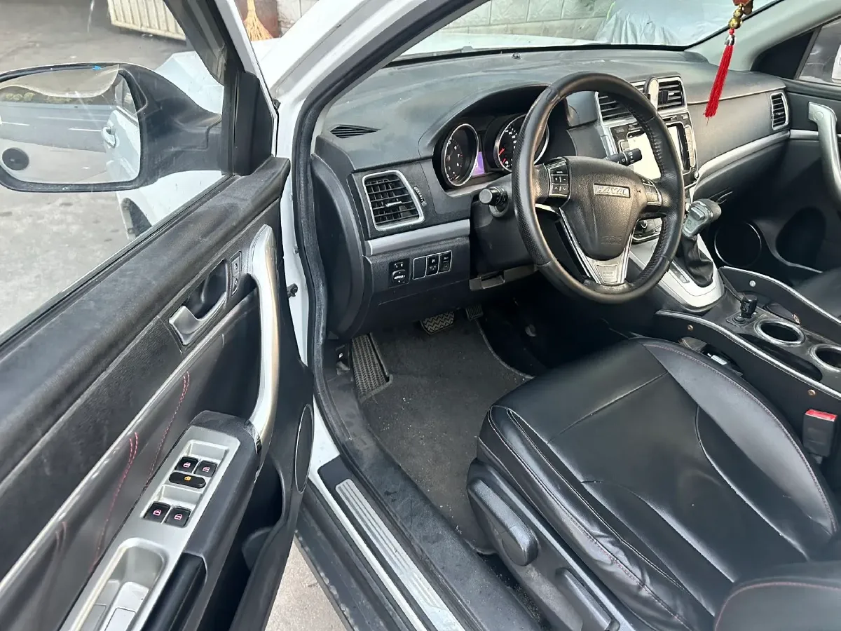 2018 Haval M6 1.5T 150HP L4 7DCT,autocango,china used car exporter,china ev exporter,chinese used car exporter,chinese used ev exporter