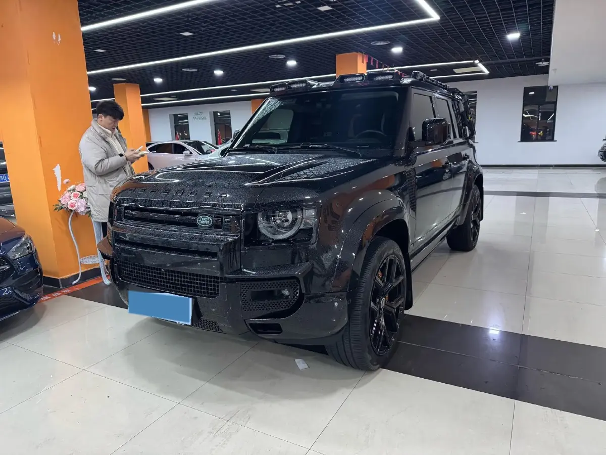2024 Land Rover Defender 3.0T 400HP L6 8AT