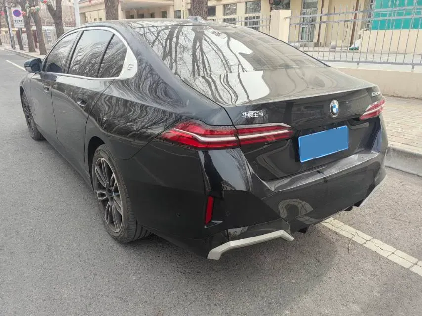 2025 BMW 5 Series 2.0T 258HP L4 8AT,autocango,china used car exporter,china ev exporter,chinese used car exporter,chinese used ev exporter