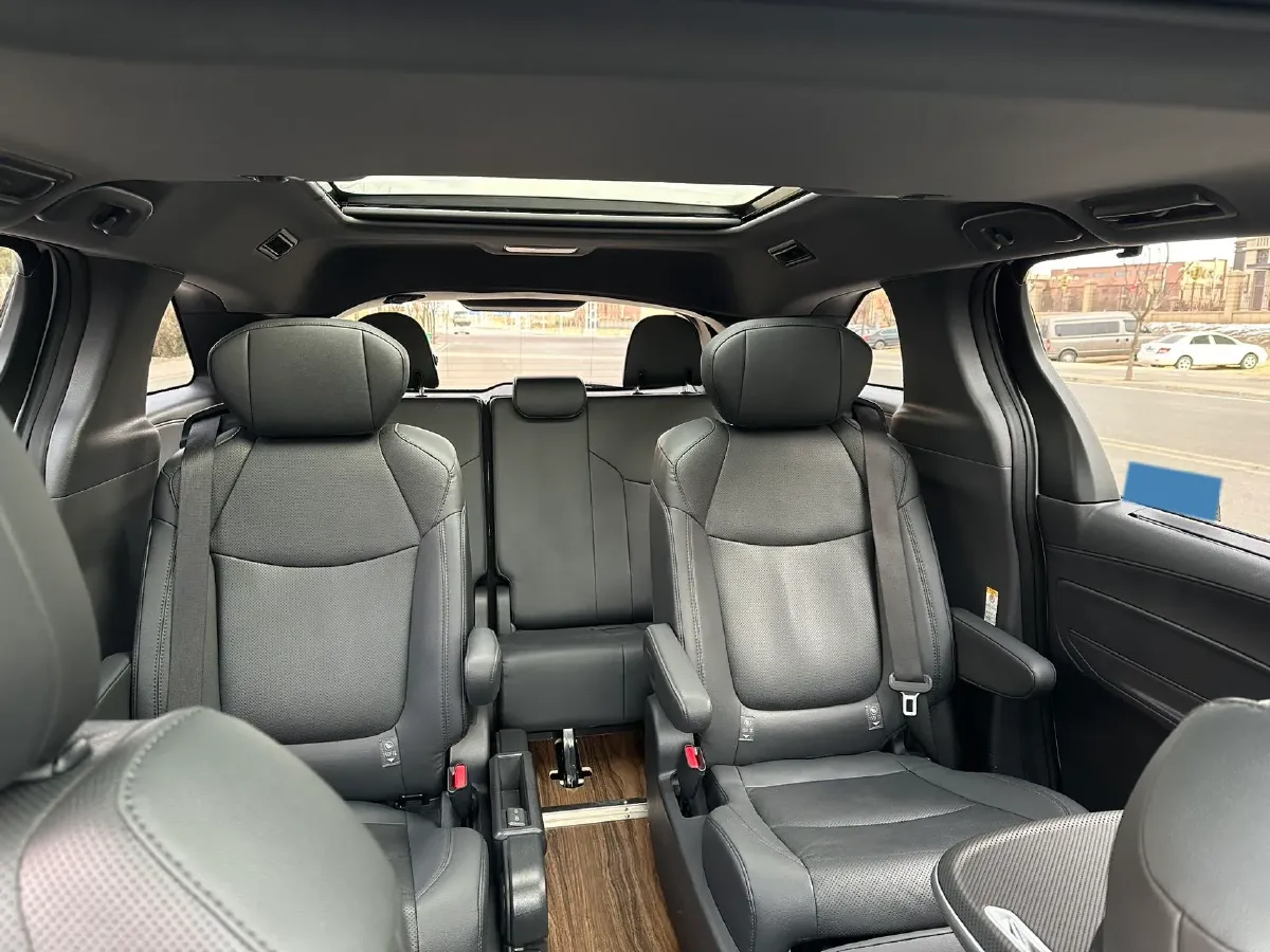 2021 Toyota Sienna 2.5L 192HP L4 E-CVT Hybrid,autocango,china used car exporter,china ev exporter,chinese used car exporter,chinese used ev exporter