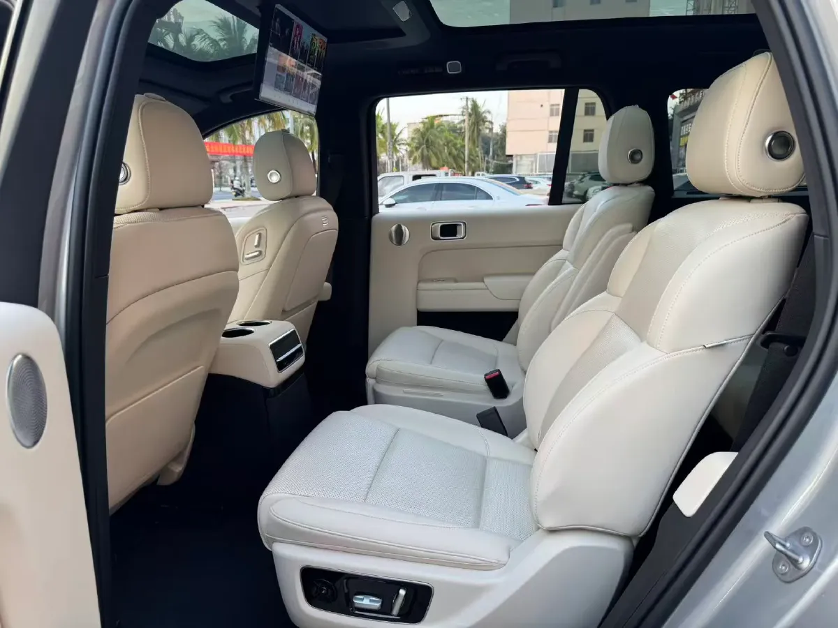 2022 Li L9 Range Extended 154HP REEV 42.6KWH,autocango,china used car exporter,china ev exporter,chinese used car exporter,chinese used ev exporter