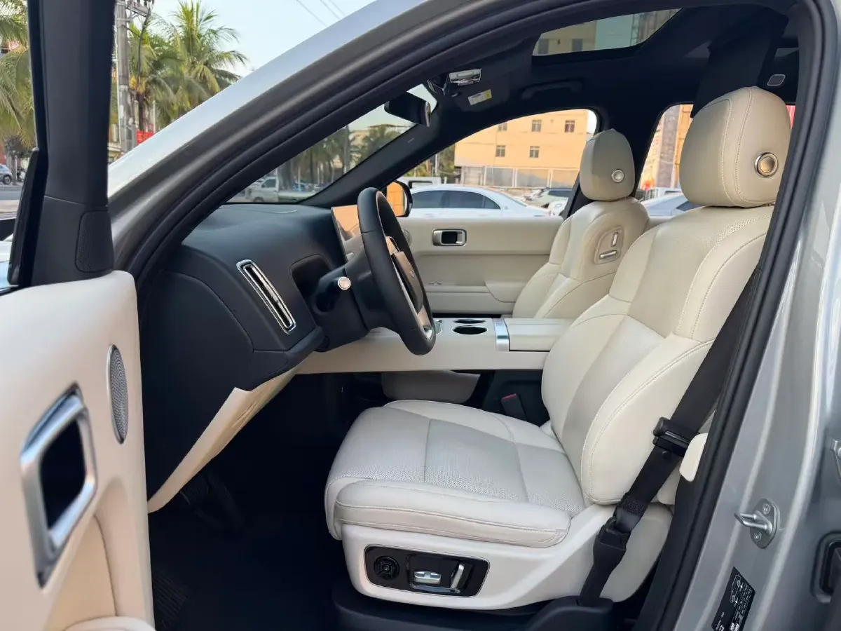 2022 Li L9 Range Extended 154HP REEV 42.6KWH,autocango,china used car exporter,china ev exporter,chinese used car exporter,chinese used ev exporter