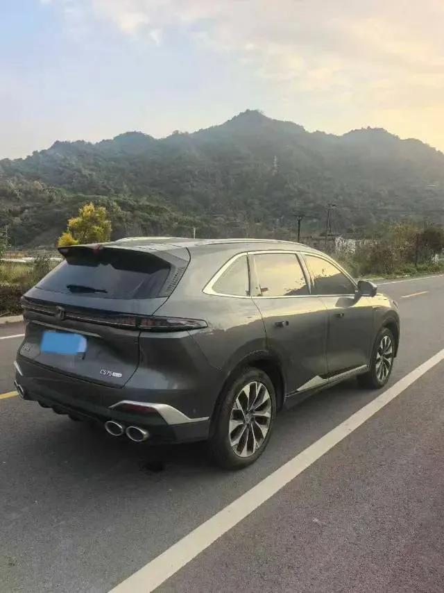 2025 ChangAn CS75 Plus 1.5T 192HP L4 8AT,autocango,china used car exporter,china ev exporter,chinese used car exporter,chinese used ev exporter