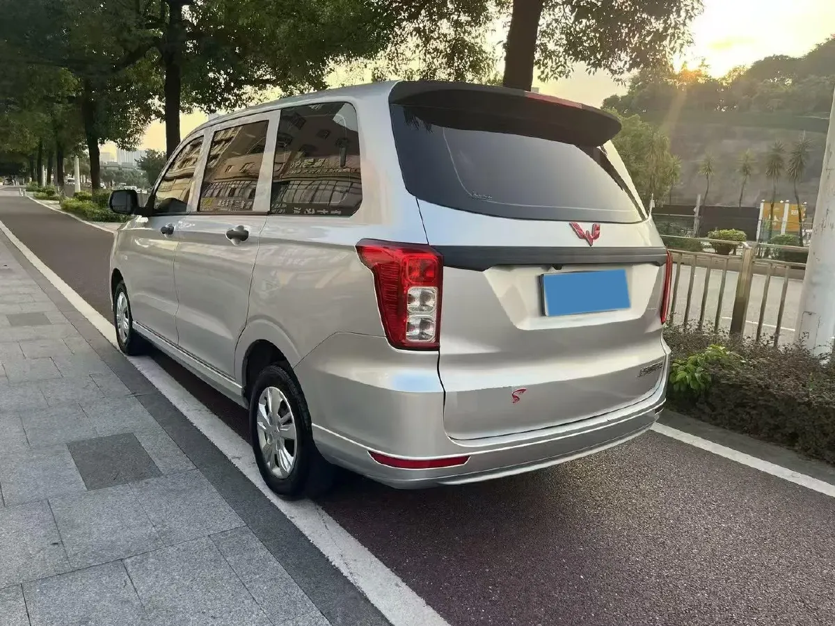 2021 WuLing RongGuang New Truck 1.5L 99HP L4 5MT,autocango,china used car exporter,china ev exporter,chinese used car exporter,chinese used ev exporter