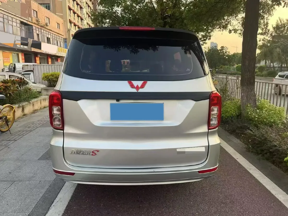 2021 WuLing RongGuang New Truck 1.5L 99HP L4 5MT,autocango,china used car exporter,china ev exporter,chinese used car exporter,chinese used ev exporter