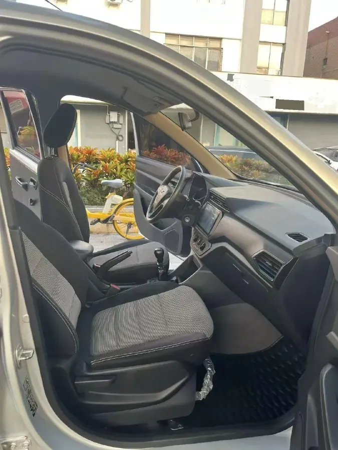 2021 WuLing RongGuang New Truck 1.5L 99HP L4 5MT,autocango,china used car exporter,china ev exporter,chinese used car exporter,chinese used ev exporter