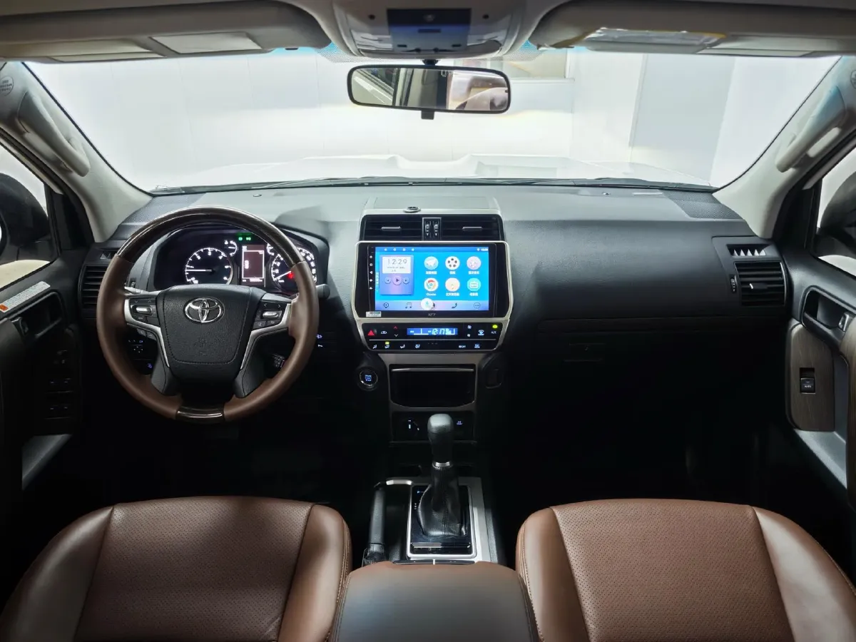 2020 Toyota Yaris 1.6T 261HP L3 6MT,autocango,china used car exporter,china ev exporter,chinese used car exporter,chinese used ev exporter