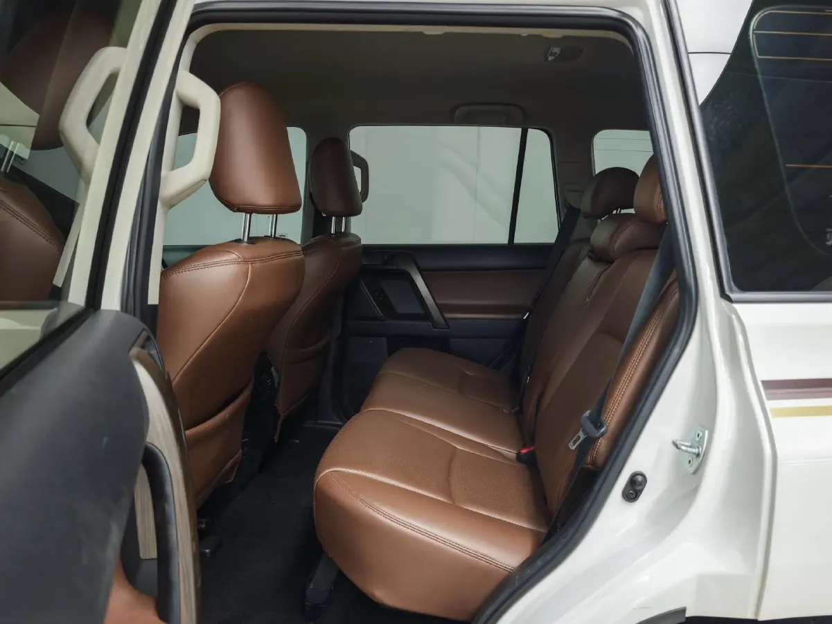 2020 Toyota Yaris 1.6T 261HP L3 6MT,autocango,china used car exporter,china ev exporter,chinese used car exporter,chinese used ev exporter