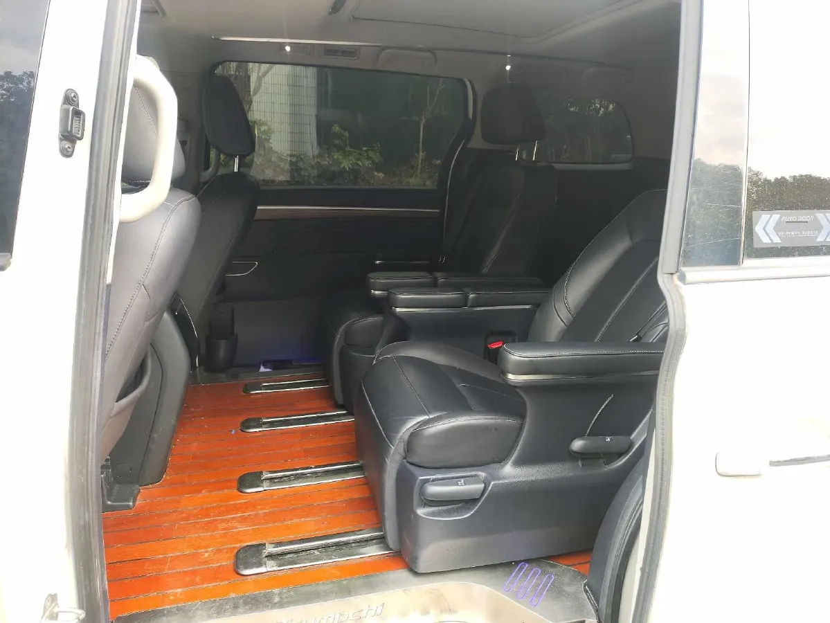 2021 GAC Trumpchi M8 2.0T 252HP L4 8AT,autocango,china used car exporter,china ev exporter,chinese used car exporter,chinese used ev exporter