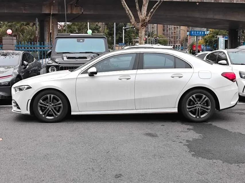 2022 Mercedes-Benz A Class 1.3T 136HP L4 7DCT,autocango,china used car exporter,china ev exporter,chinese used car exporter,chinese used ev exporter