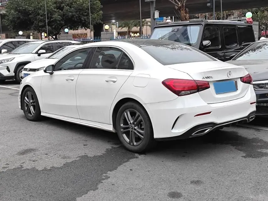 2022 Mercedes-Benz A Class 1.3T 136HP L4 7DCT,autocango,china used car exporter,china ev exporter,chinese used car exporter,chinese used ev exporter