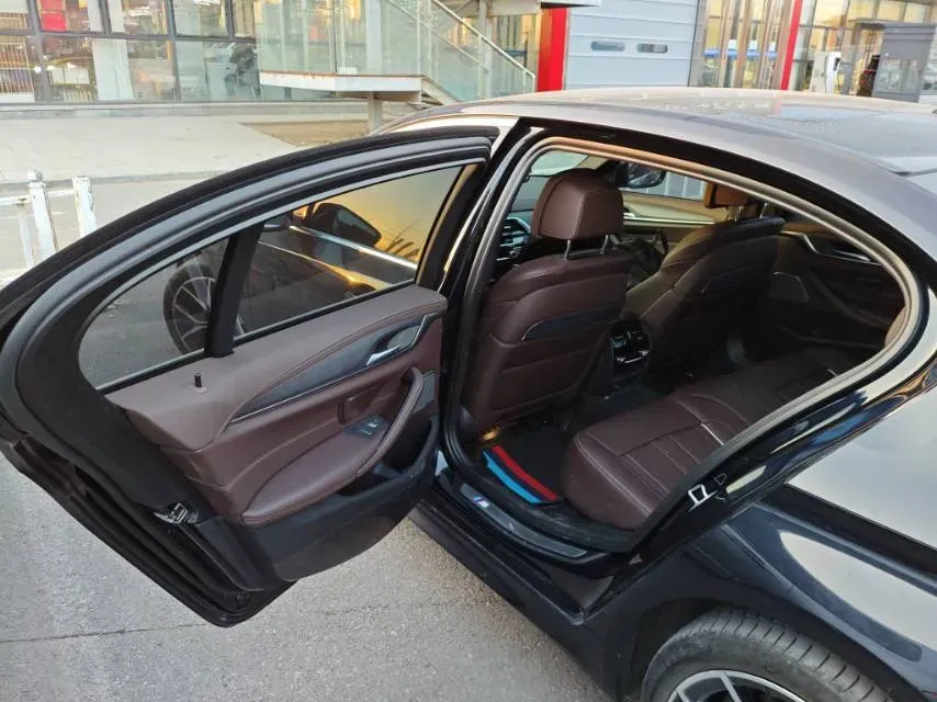 2023 BMW 5 Series 2.0T 245HP L4 8AT,autocango,china used car exporter,china ev exporter,chinese used car exporter,chinese used ev exporter