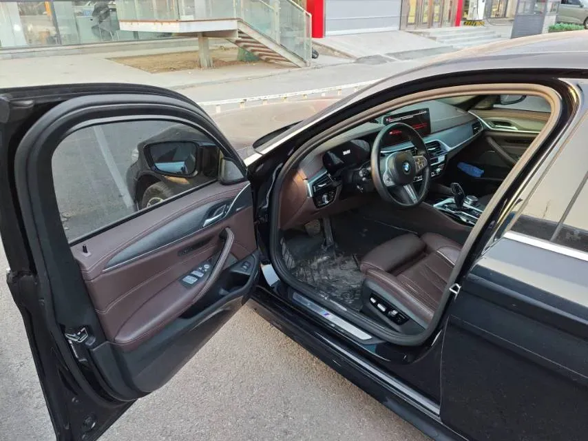 2023 BMW 5 Series 2.0T 245HP L4 8AT,autocango,china used car exporter,china ev exporter,chinese used car exporter,chinese used ev exporter