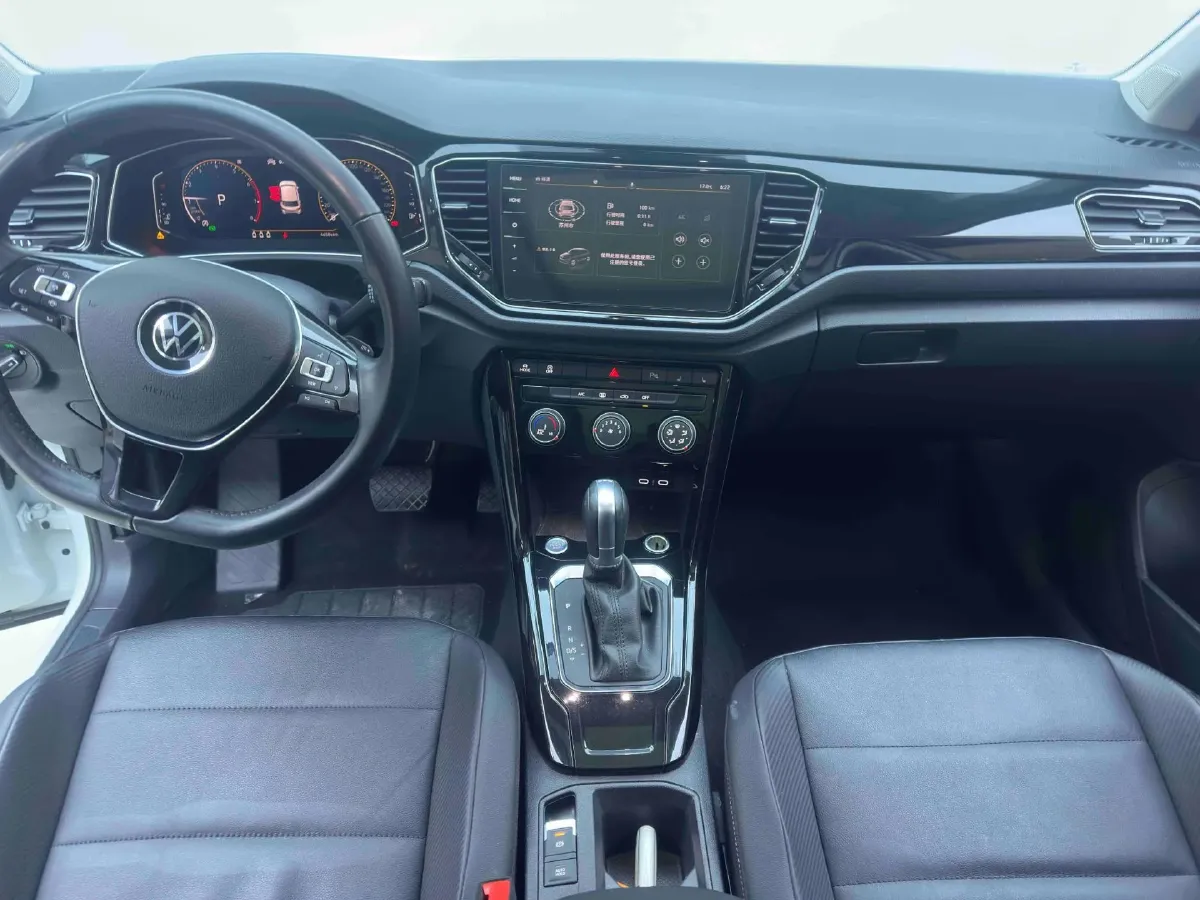 2021 Volkswagen T-Roc 1.4T 150HP L4 7DCT,autocango,china used car exporter,china ev exporter,chinese used car exporter,chinese used ev exporter