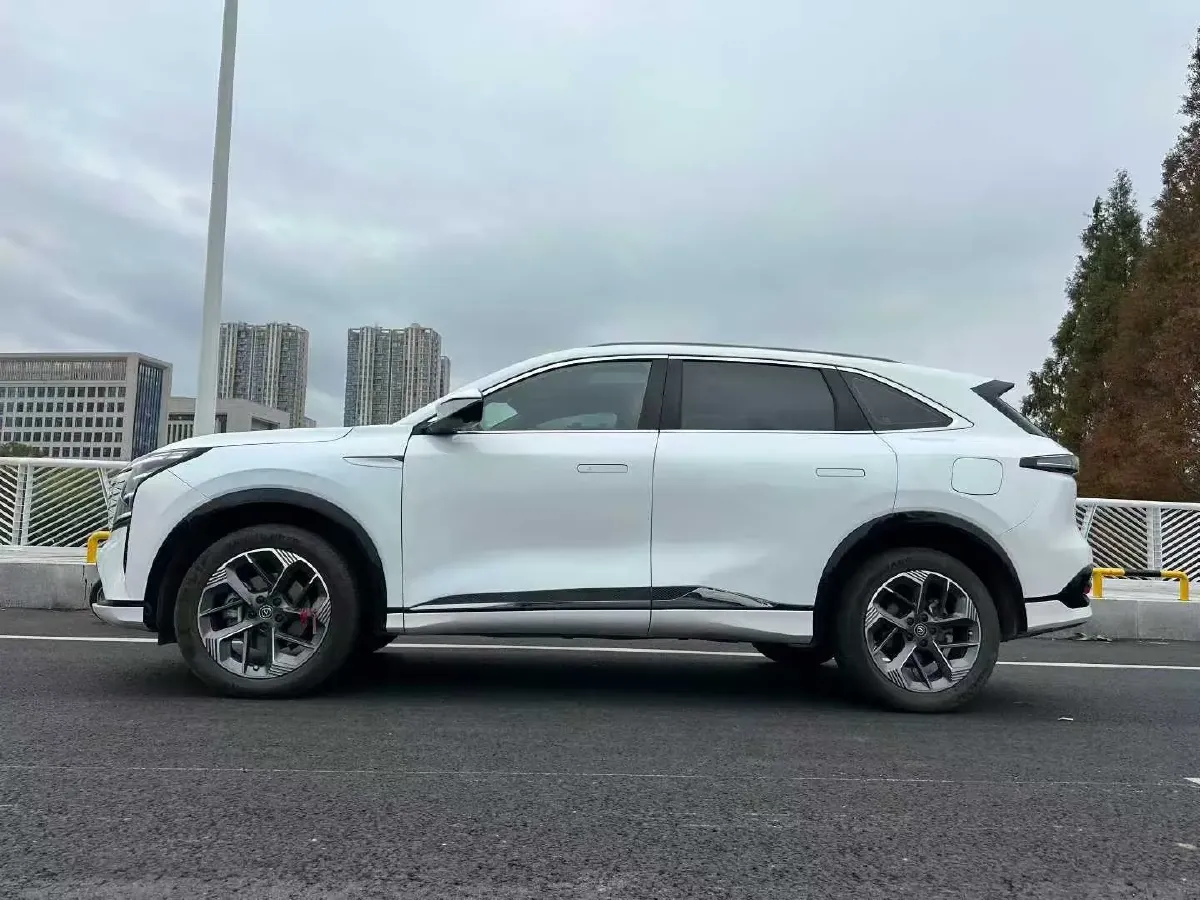 2025 ChangAn CS75 Plus 2.0T 233HP L4 8AT,autocango,china used car exporter,china ev exporter,chinese used car exporter,chinese used ev exporter