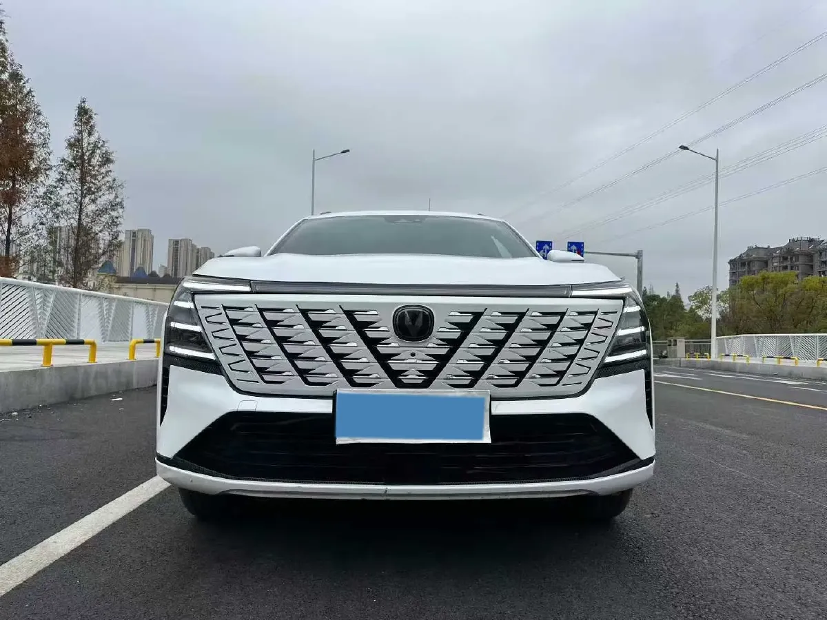 2025 ChangAn CS75 Plus 2.0T 233HP L4 8AT,autocango,china used car exporter,china ev exporter,chinese used car exporter,chinese used ev exporter