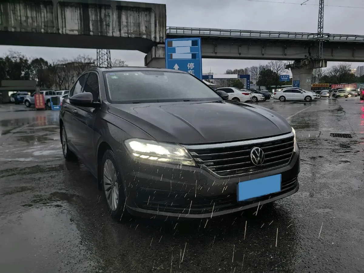 2018 Landwind XiaoYao 1.5T 163HP L4 CVT,autocango,china used car exporter,china ev exporter,chinese used car exporter,chinese used ev exporter