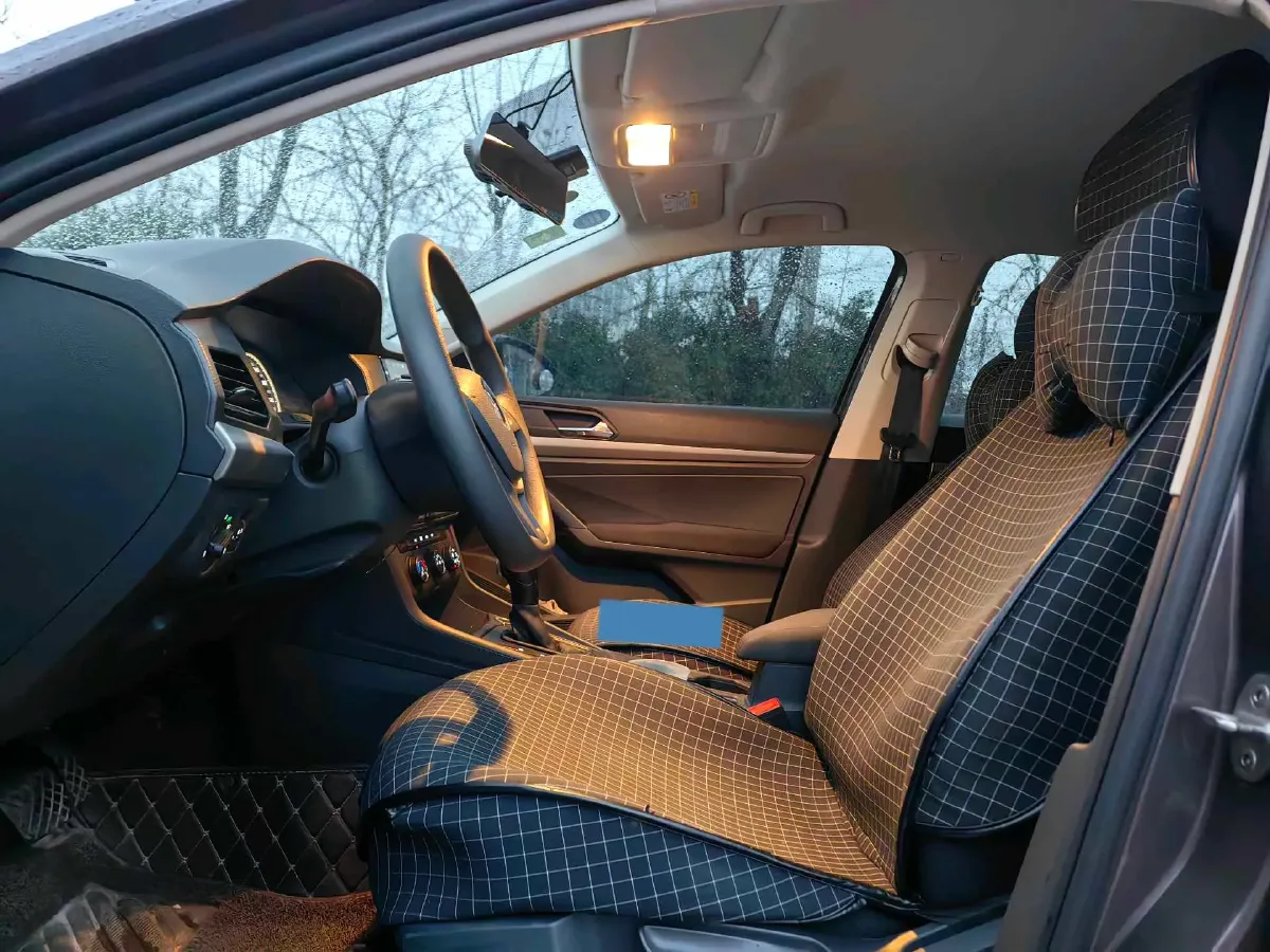 2018 Landwind XiaoYao 1.5T 163HP L4 CVT,autocango,china used car exporter,china ev exporter,chinese used car exporter,chinese used ev exporter