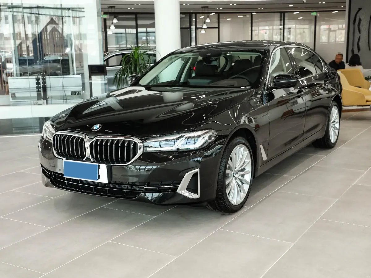 2023 BMW 5 Series 2.0T 245HP L4 8AT,autocango,china used car exporter,china ev exporter,chinese used car exporter,chinese used ev exporter