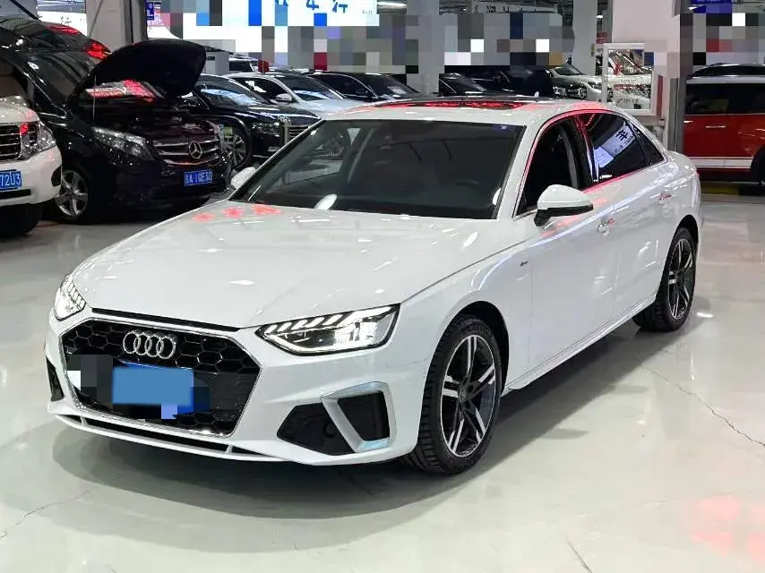 2022 Audi A4L 2.0T 190HP L4 7DCT
