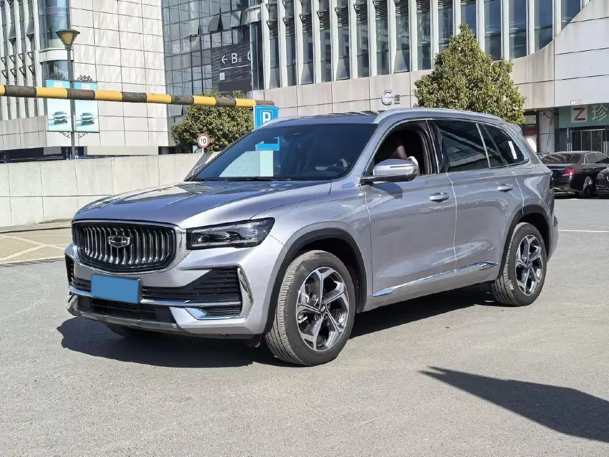 2023 Geely Monjaro 2.0T 238HP L4 8AT