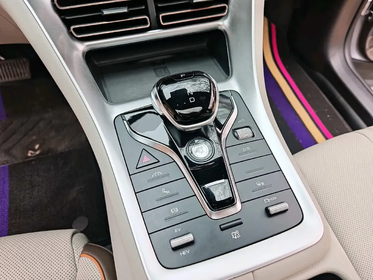 2022 Geely JiaJi 1.5T 177HP L3 7DCT PHEV 15.5KWH,autocango,china used car exporter,china ev exporter,chinese used car exporter,chinese used ev exporter