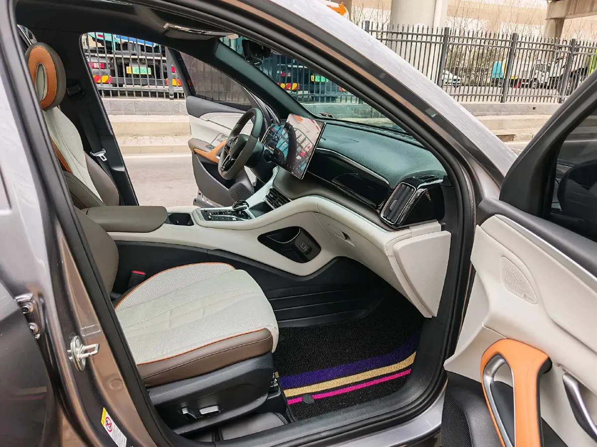 2022 Geely JiaJi 1.5T 177HP L3 7DCT PHEV 15.5KWH,autocango,china used car exporter,china ev exporter,chinese used car exporter,chinese used ev exporter