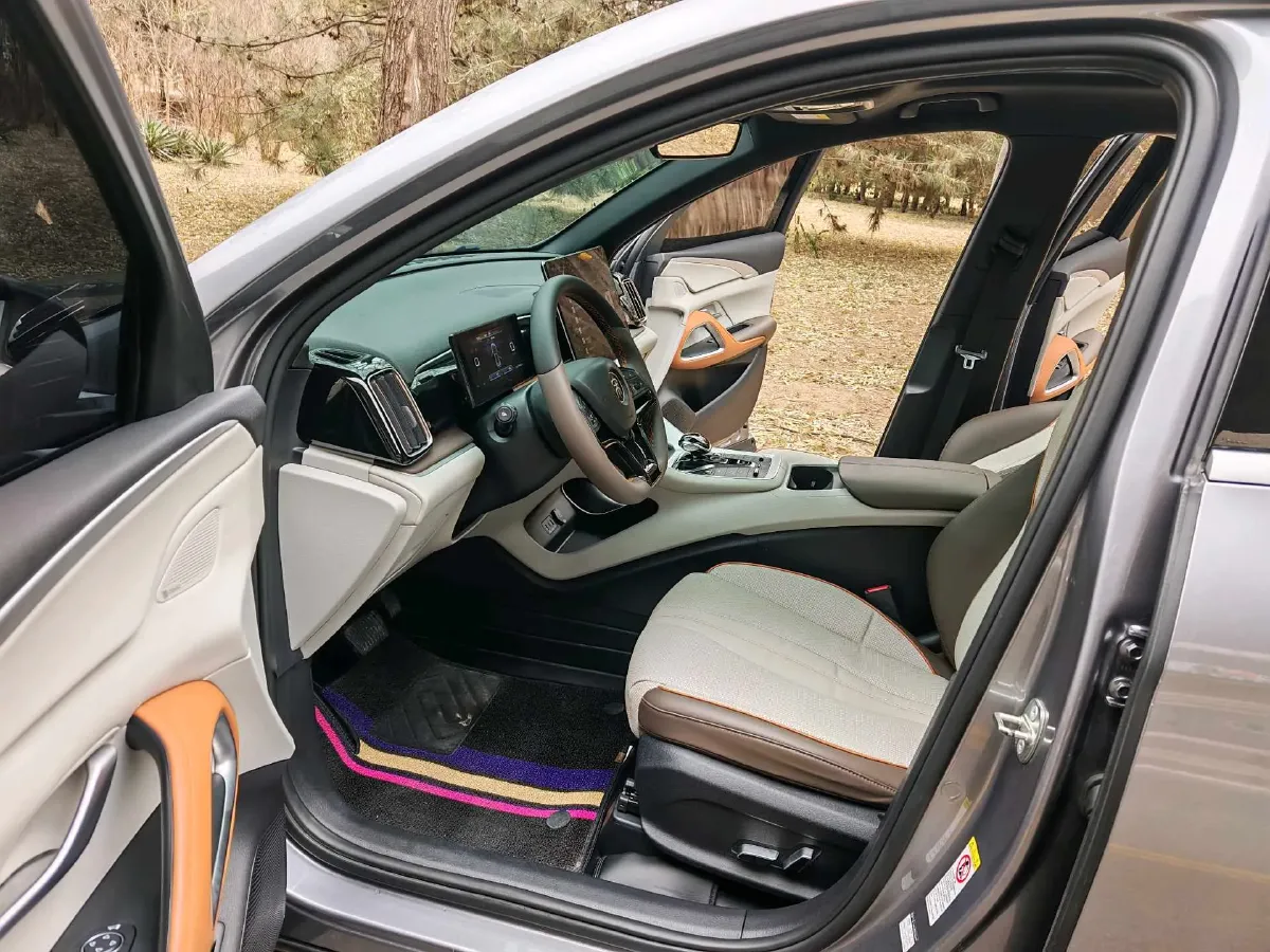 2022 Geely JiaJi 1.5T 177HP L3 7DCT PHEV 15.5KWH,autocango,china used car exporter,china ev exporter,chinese used car exporter,chinese used ev exporter