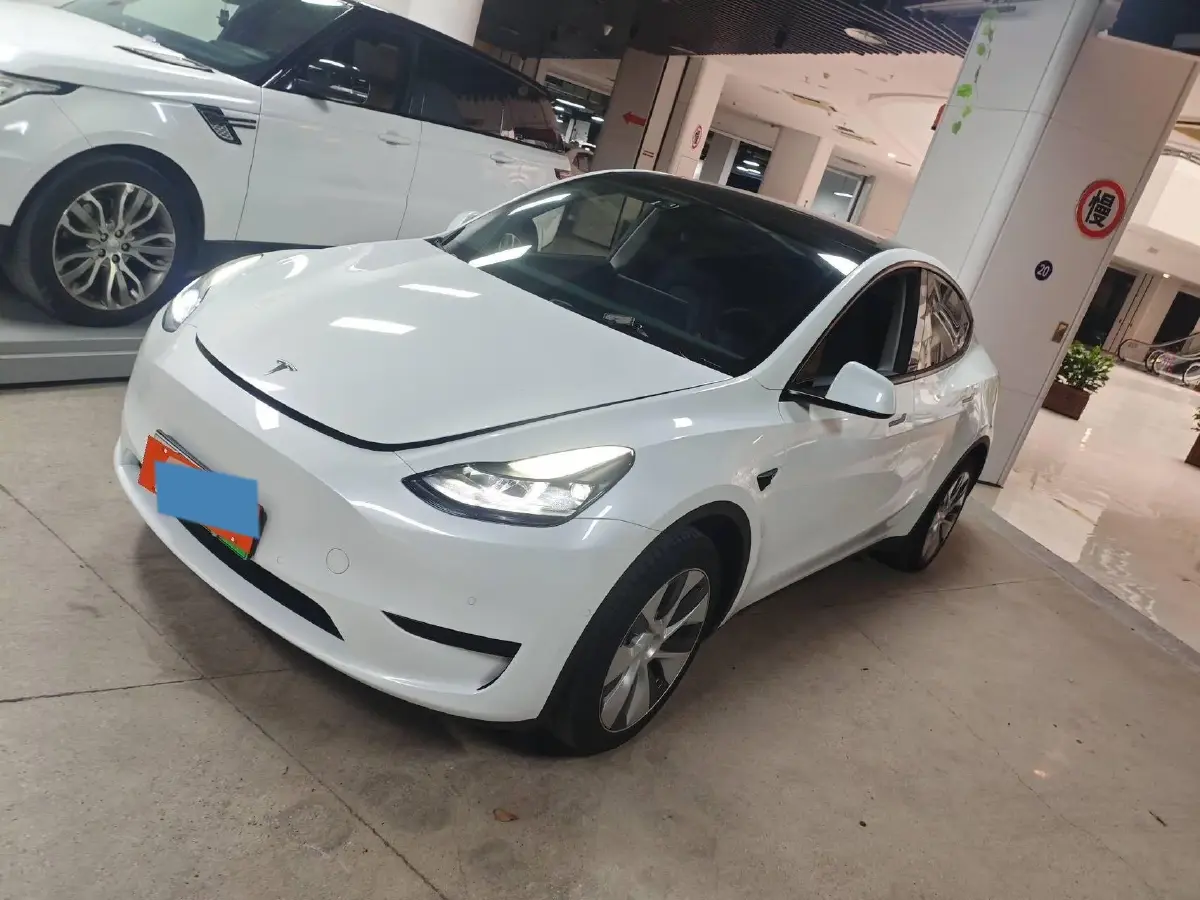2022 Tesla Model Y BEV 60KWH