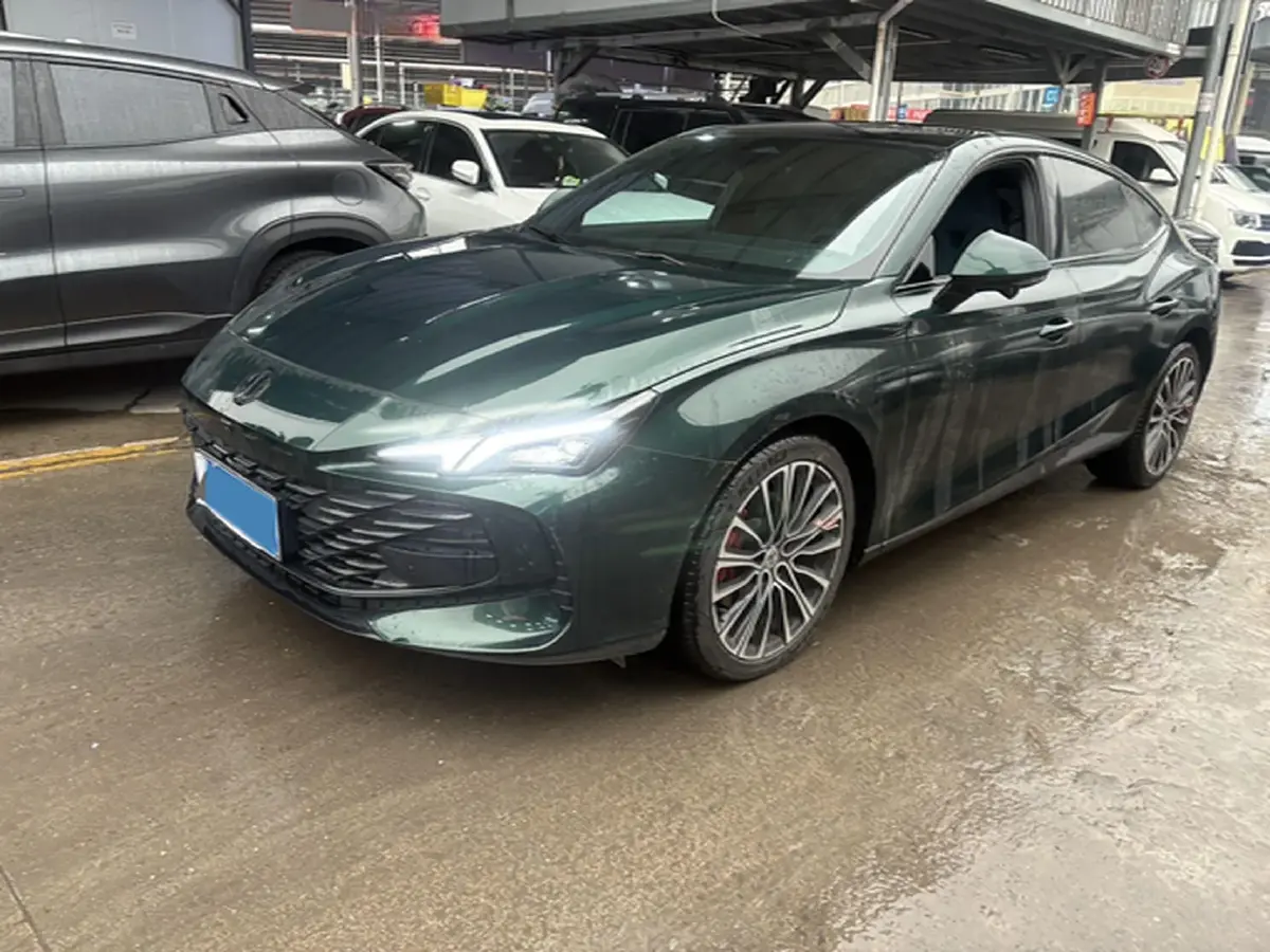 2025 MG 7 2.0T 261HP L4 9AT