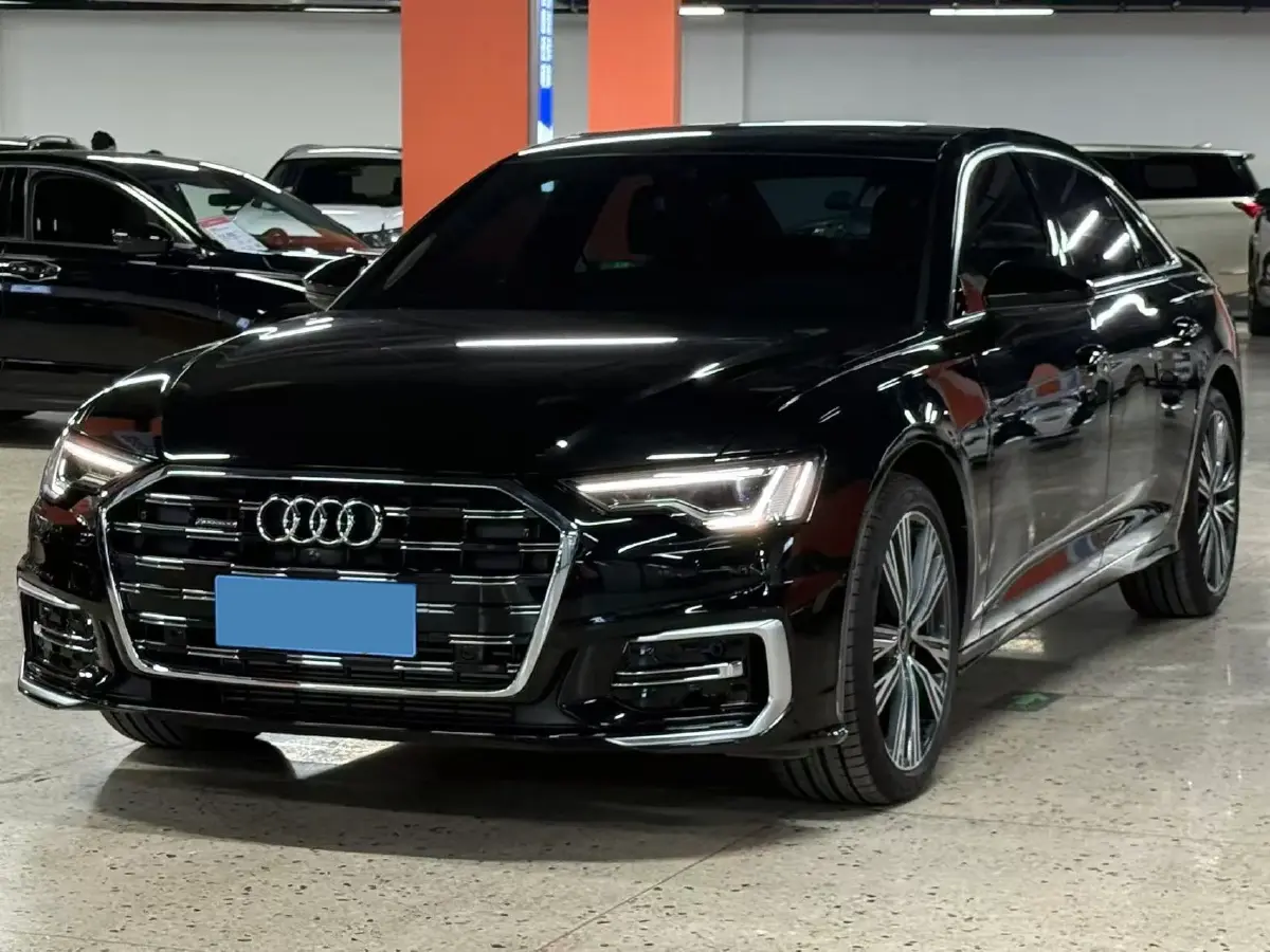 2025 Audi A6L 2.0T 245HP L4 7DCT