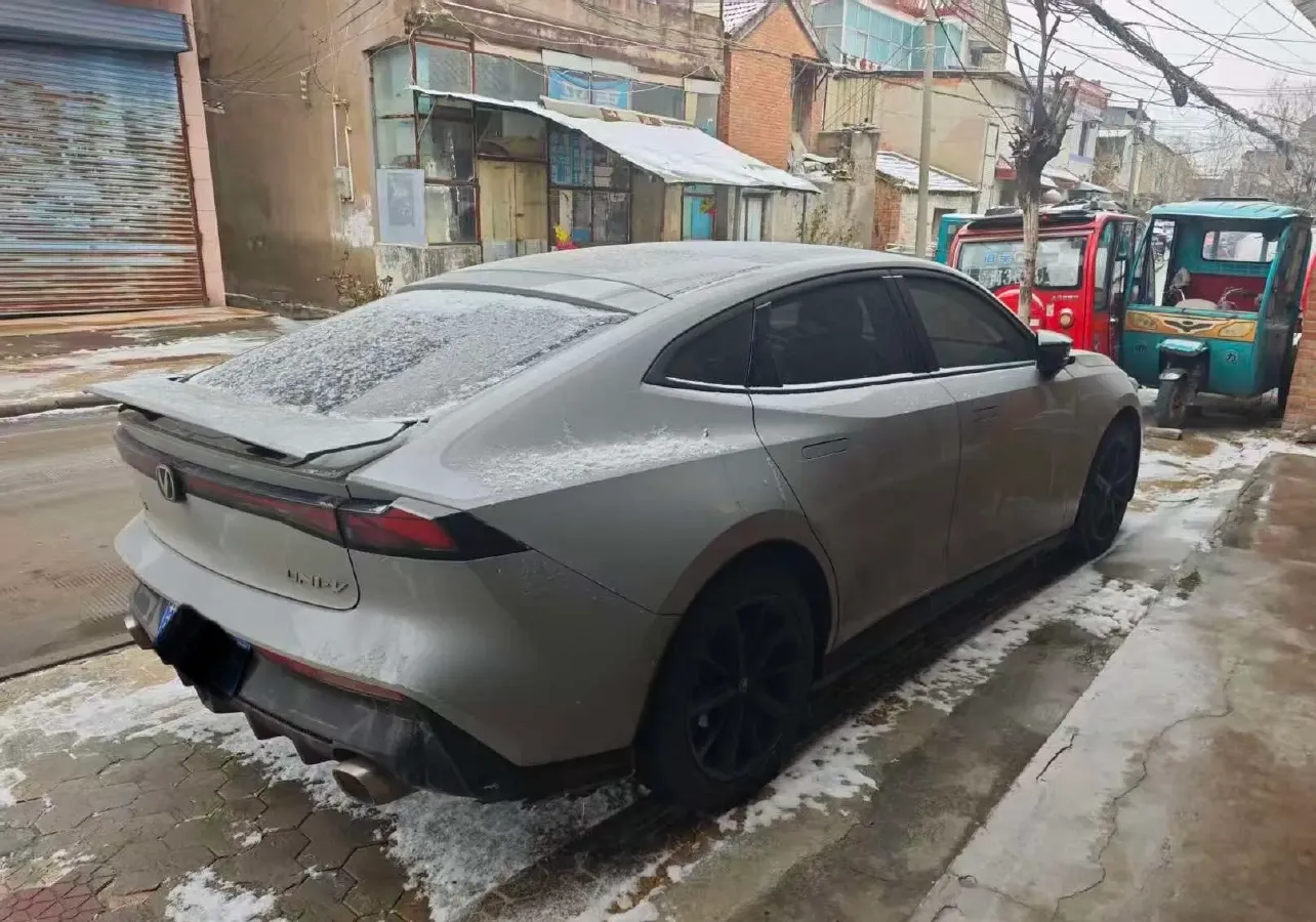 2022 ChangAn UNI-V 1.5T 188HP L4 7DCT,autocango,china used car exporter,china ev exporter,chinese used car exporter,chinese used ev exporter