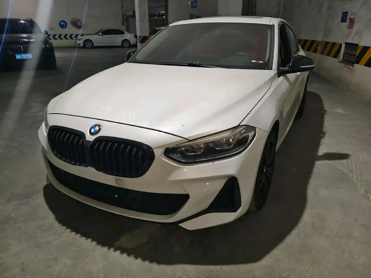 2023 BMW 1 Series 2.0T 178HP L4 7DCT,autocango,china used car exporter,china ev exporter,chinese used car exporter,chinese used ev exporter