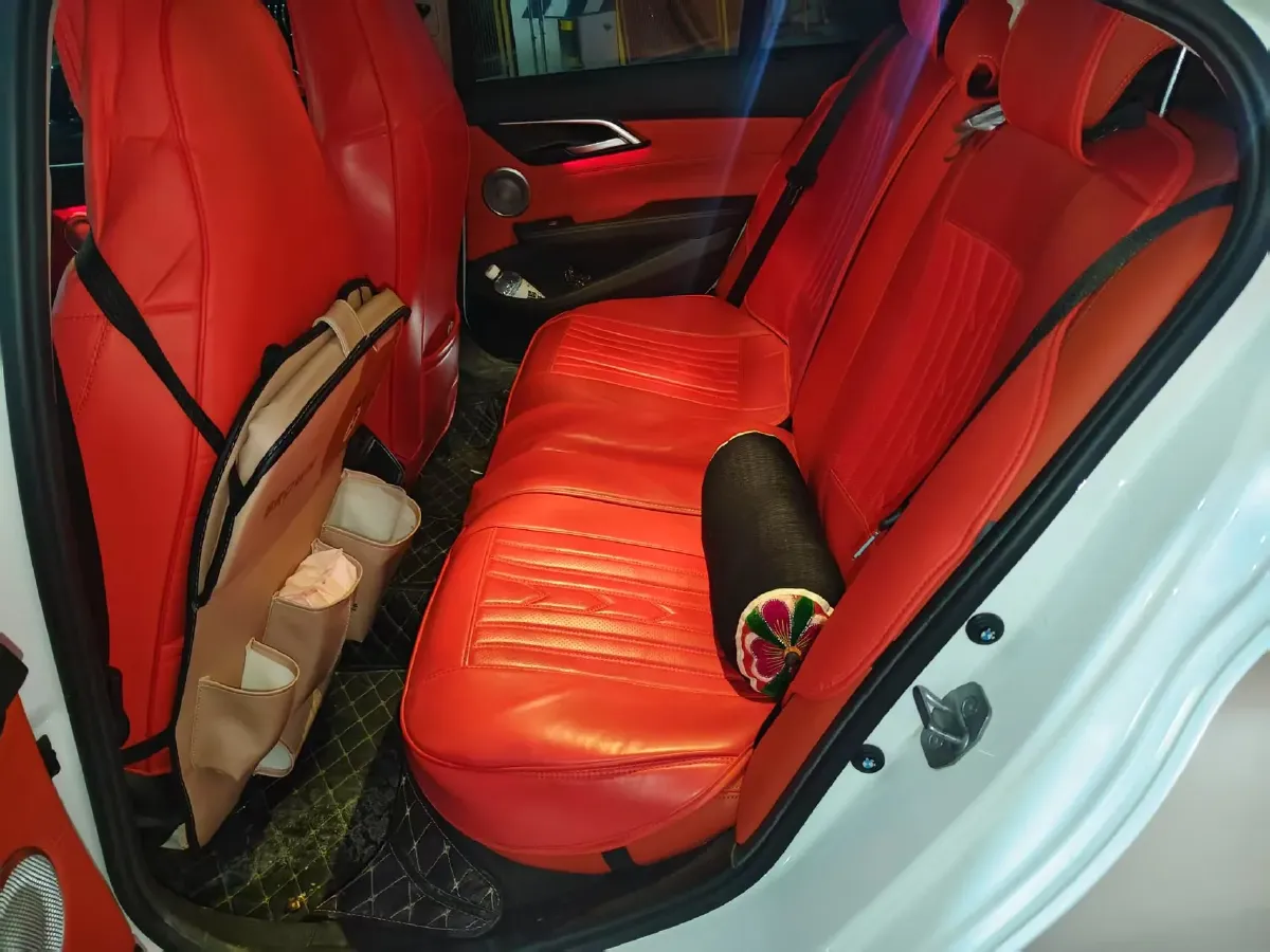 2023 BMW 1 Series 2.0T 178HP L4 7DCT,autocango,china used car exporter,china ev exporter,chinese used car exporter,chinese used ev exporter