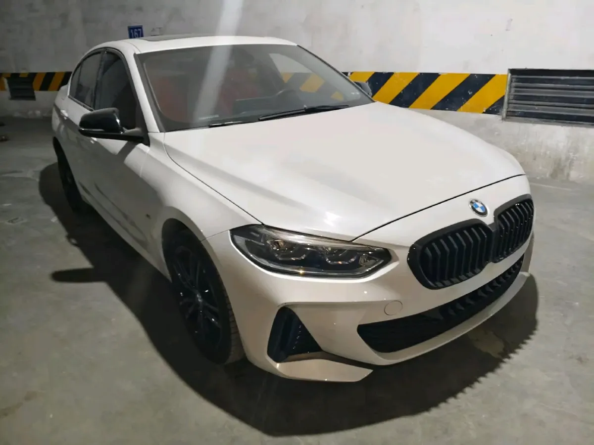 2023 BMW 1 Series 2.0T 178HP L4 7DCT,autocango,china used car exporter,china ev exporter,chinese used car exporter,chinese used ev exporter