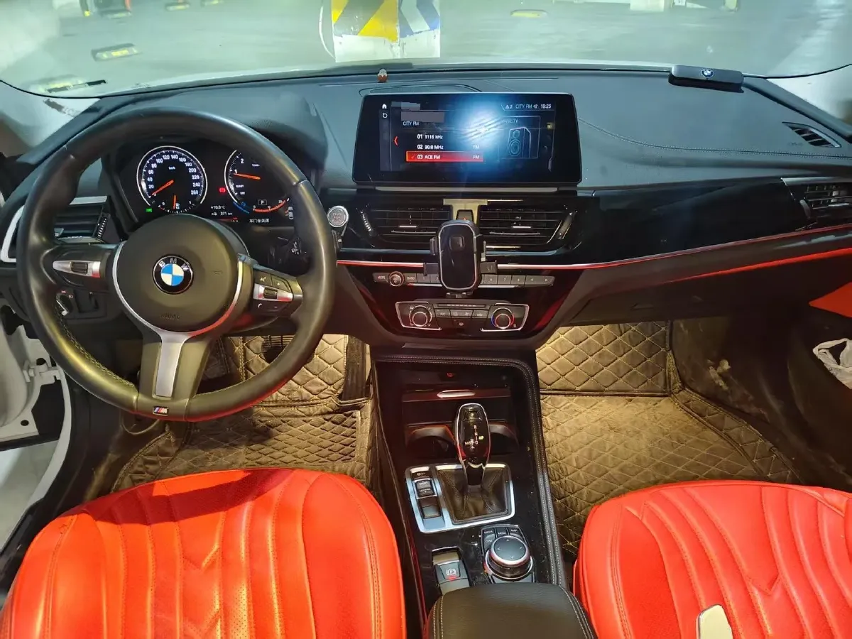 2023 BMW 1 Series 2.0T 178HP L4 7DCT,autocango,china used car exporter,china ev exporter,chinese used car exporter,chinese used ev exporter