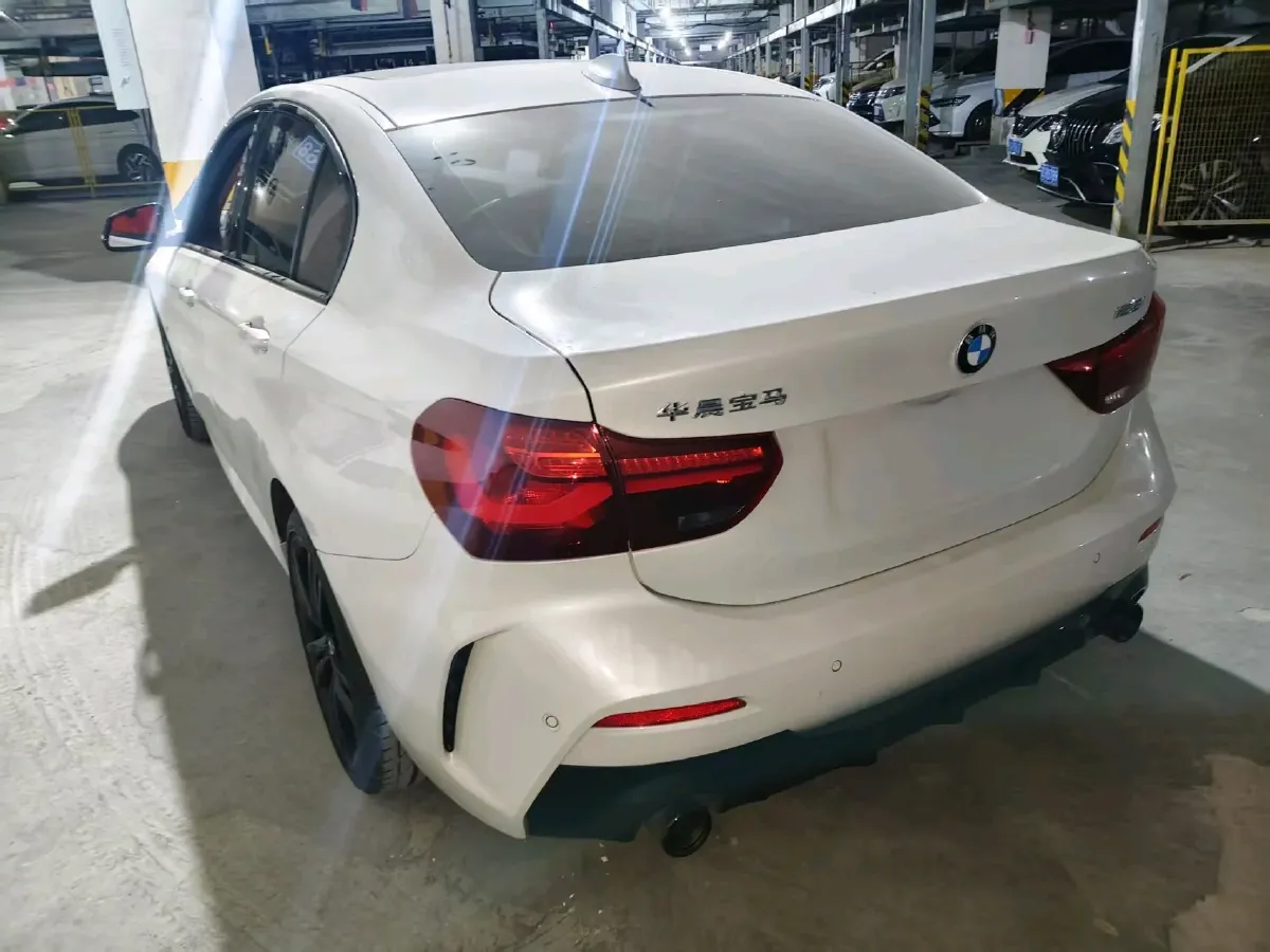 2023 BMW 1 Series 2.0T 178HP L4 7DCT,autocango,china used car exporter,china ev exporter,chinese used car exporter,chinese used ev exporter
