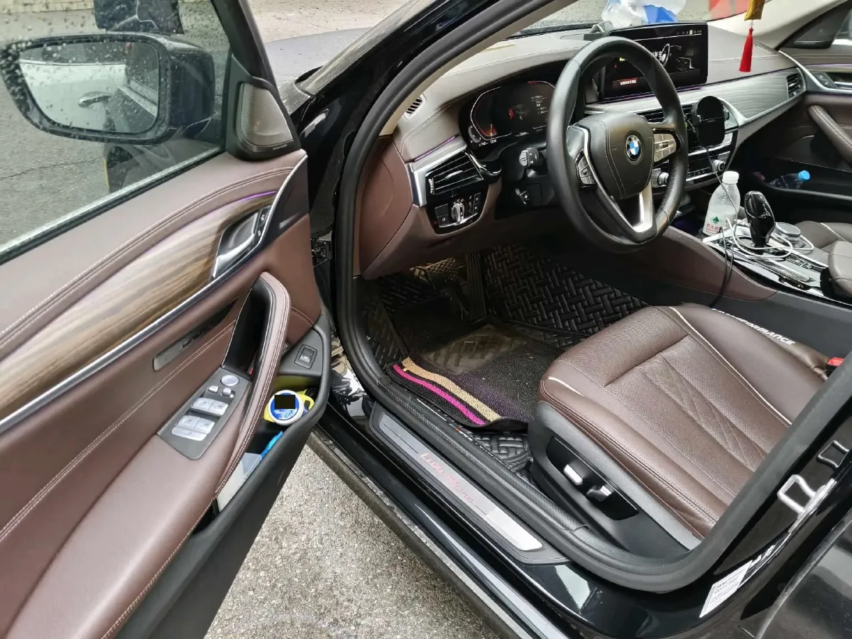 2022 BMW 5 Series 2.0T 252HP L4 8AT,autocango,china used car exporter,china ev exporter,chinese used car exporter,chinese used ev exporter