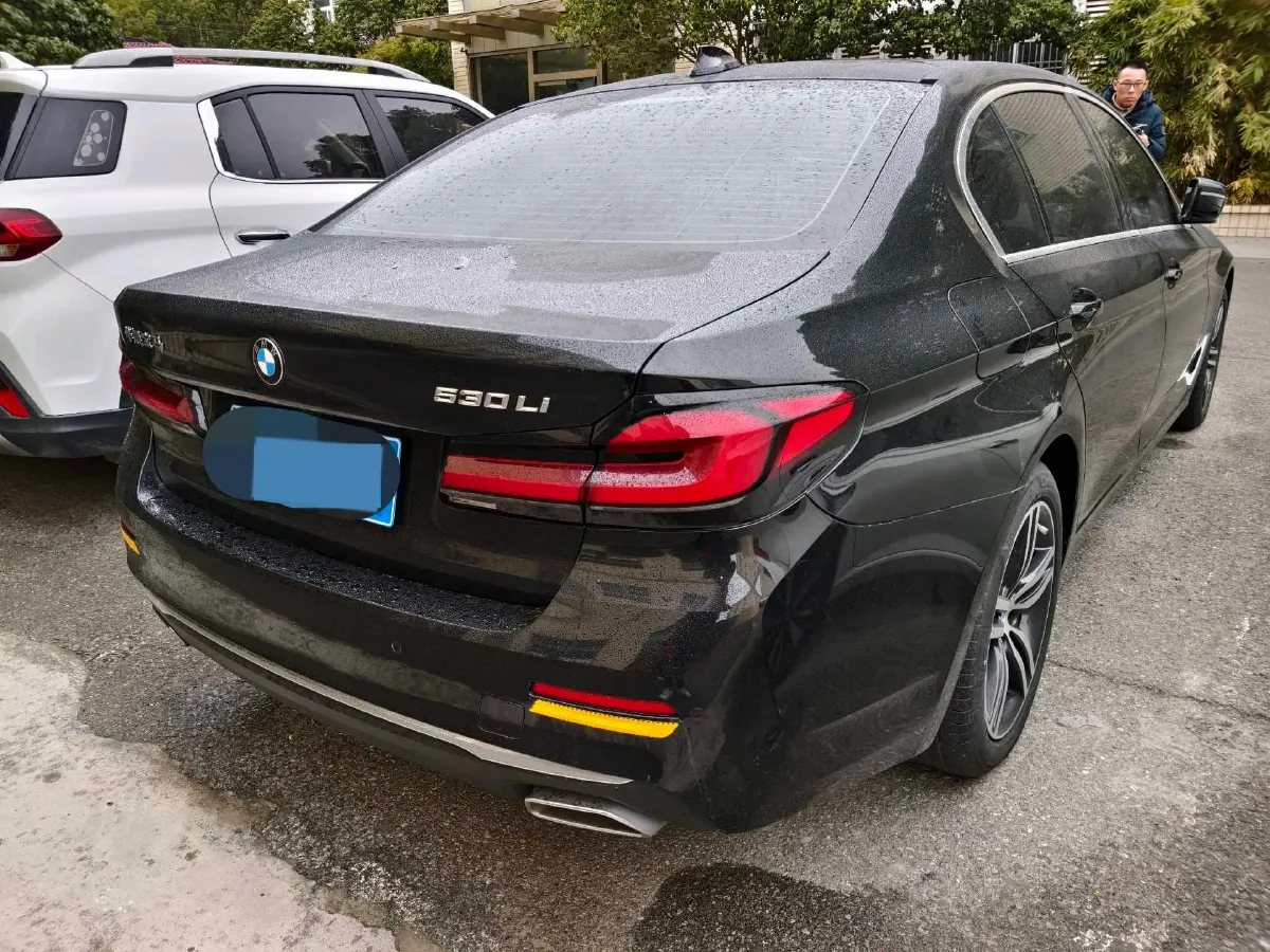 2022 BMW 5 Series 2.0T 252HP L4 8AT,autocango,china used car exporter,china ev exporter,chinese used car exporter,chinese used ev exporter