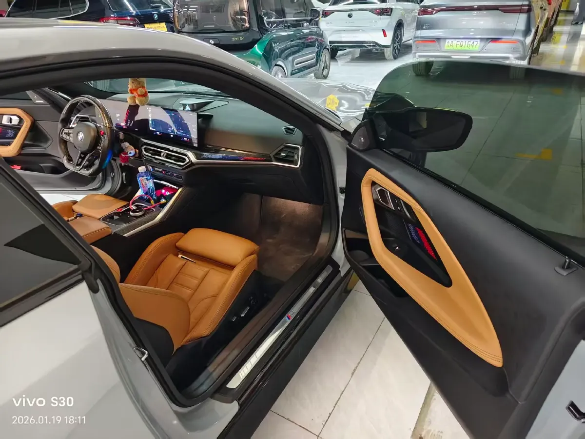 2023 BMW 3.0T 333HP L6 8AT,autocango,china used car exporter,china ev exporter,chinese used car exporter,chinese used ev exporter