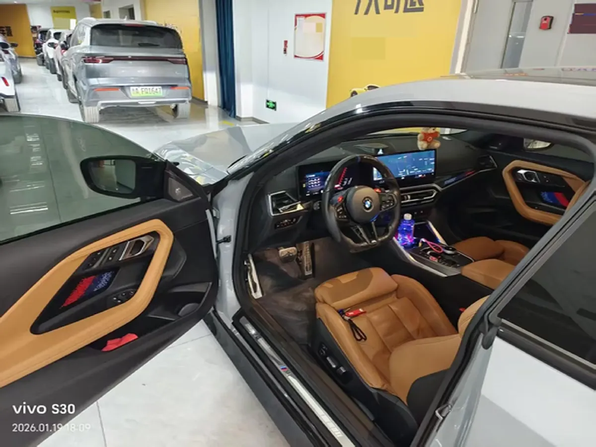 2023 BMW 3.0T 333HP L6 8AT,autocango,china used car exporter,china ev exporter,chinese used car exporter,chinese used ev exporter