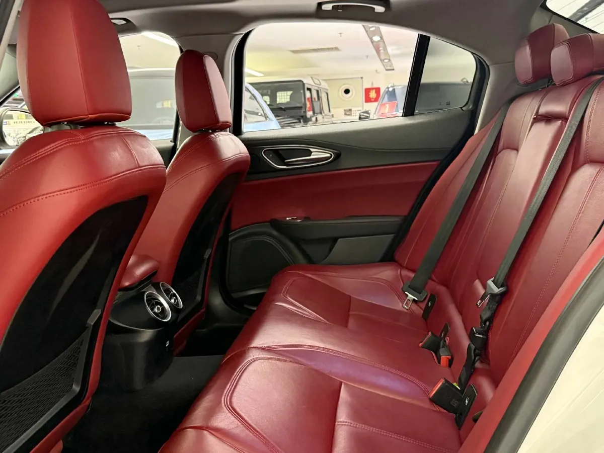 2017 Toyota Highlander 2.0T 220HP L4 6AT,autocango,china used car exporter,china ev exporter,chinese used car exporter,chinese used ev exporter