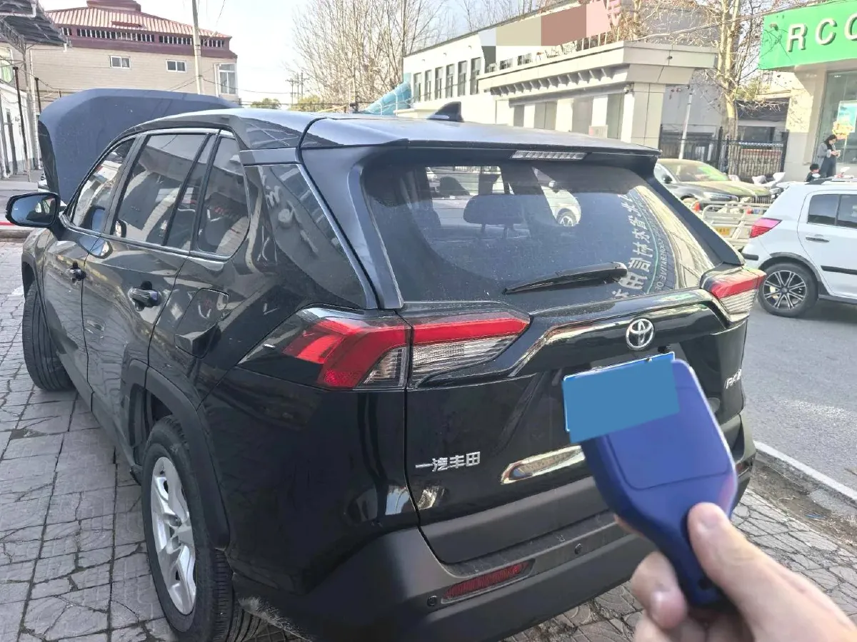 2023 Toyota RAV4 2.0L 171HP L4 CVT,autocango,china used car exporter,china ev exporter,chinese used car exporter,chinese used ev exporter