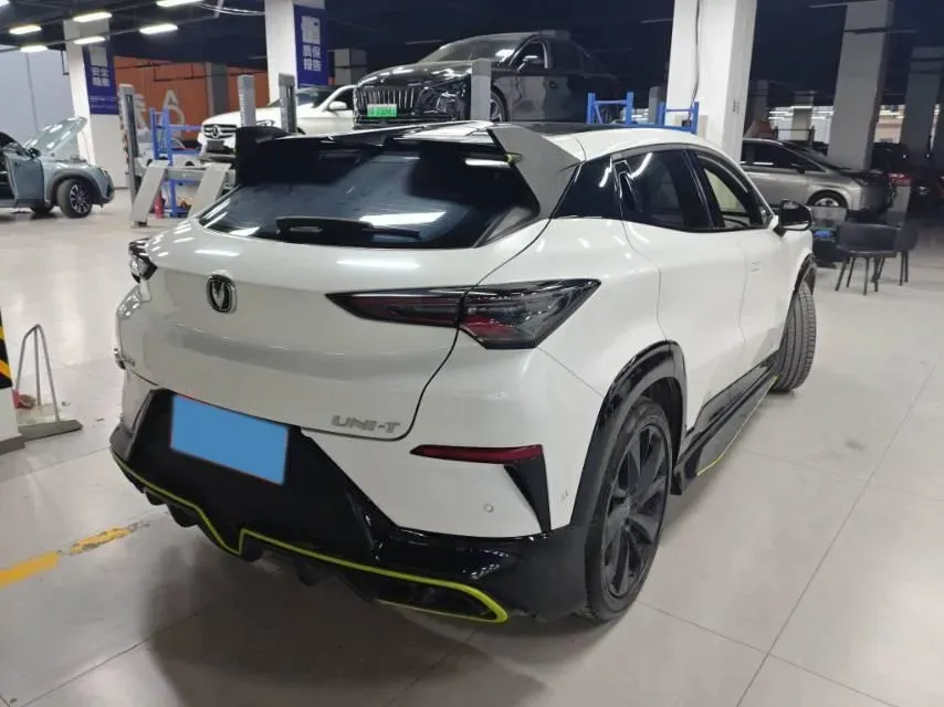 2022 ChangAn UNI-T 1.5T 188HP L4 7DCT,autocango,china used car exporter,china ev exporter,chinese used car exporter,chinese used ev exporter