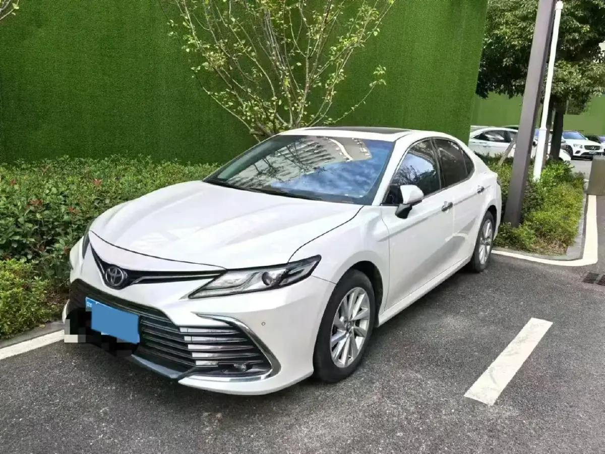 2021 Toyota Camry 2.5L 209HP L4 8AT