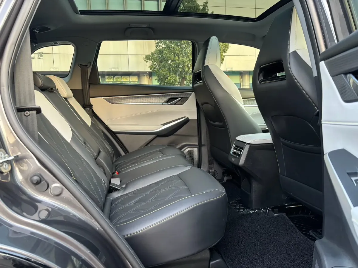 2023 ChangAn CS75 Plus 1.5T 188HP L4 8AT,autocango,china used car exporter,china ev exporter,chinese used car exporter,chinese used ev exporter