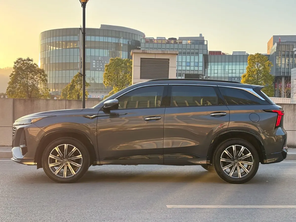 2023 ChangAn CS75 Plus 1.5T 188HP L4 8AT,autocango,china used car exporter,china ev exporter,chinese used car exporter,chinese used ev exporter