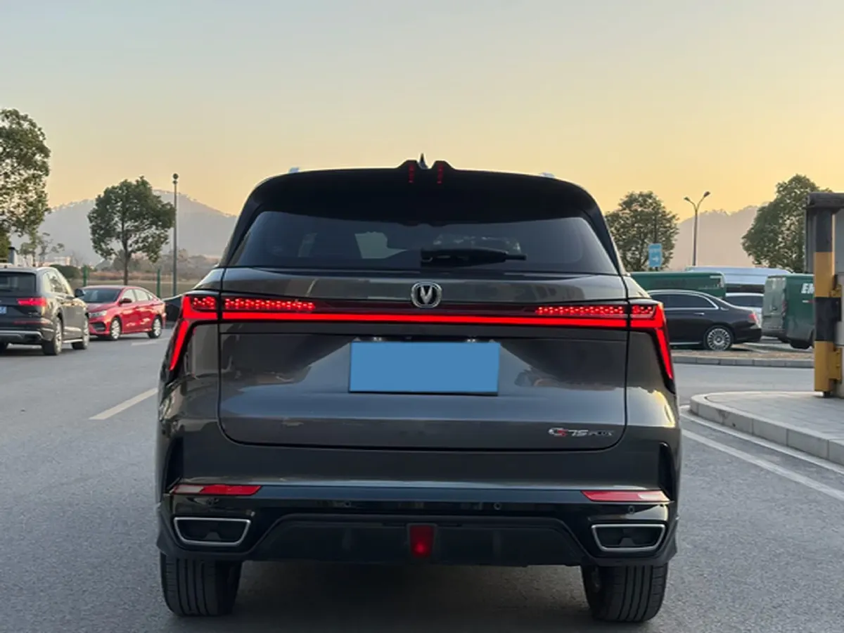 2023 ChangAn CS75 Plus 1.5T 188HP L4 8AT,autocango,china used car exporter,china ev exporter,chinese used car exporter,chinese used ev exporter