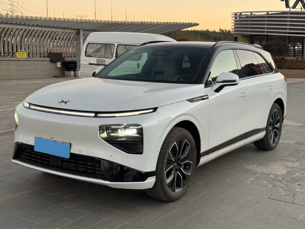 2025 Xpeng G9 BEV 79KWH
