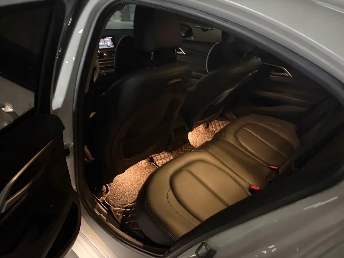 2020 BMW 1 Series 1.5T 140HP L3 7DCT,autocango,china used car exporter,china ev exporter,chinese used car exporter,chinese used ev exporter